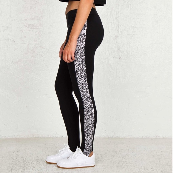 SOLD - Nike Leg-A-See-Stirrup Leggings - Picture 2 of 5